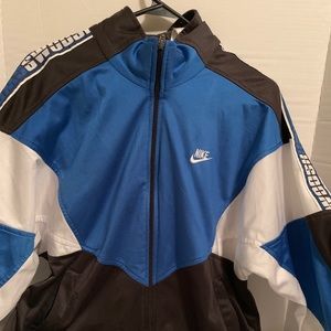 Nike vintage jacket ! Size small